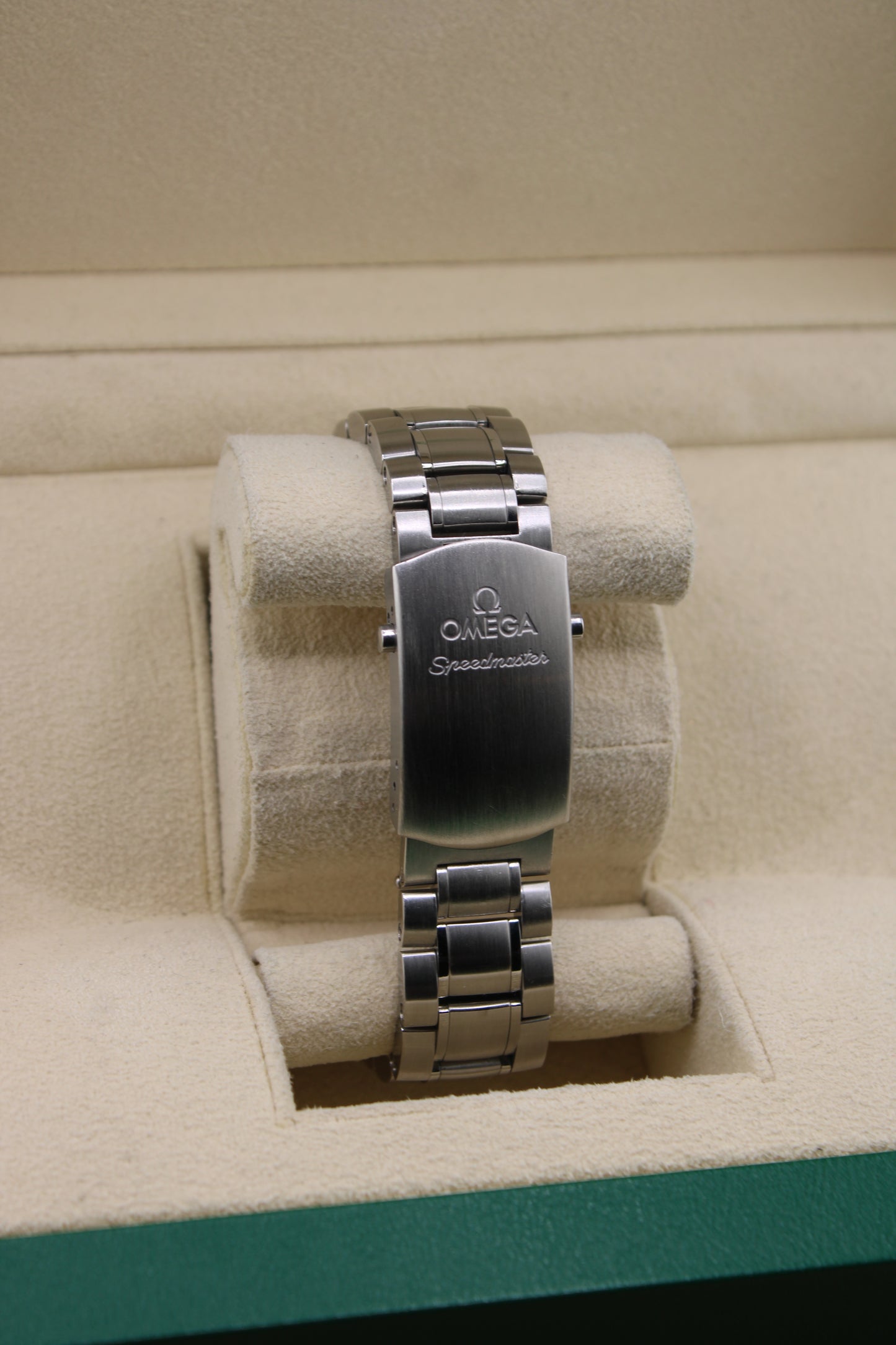 Omega Speedmaster Racing 326.30.40.50.06.001