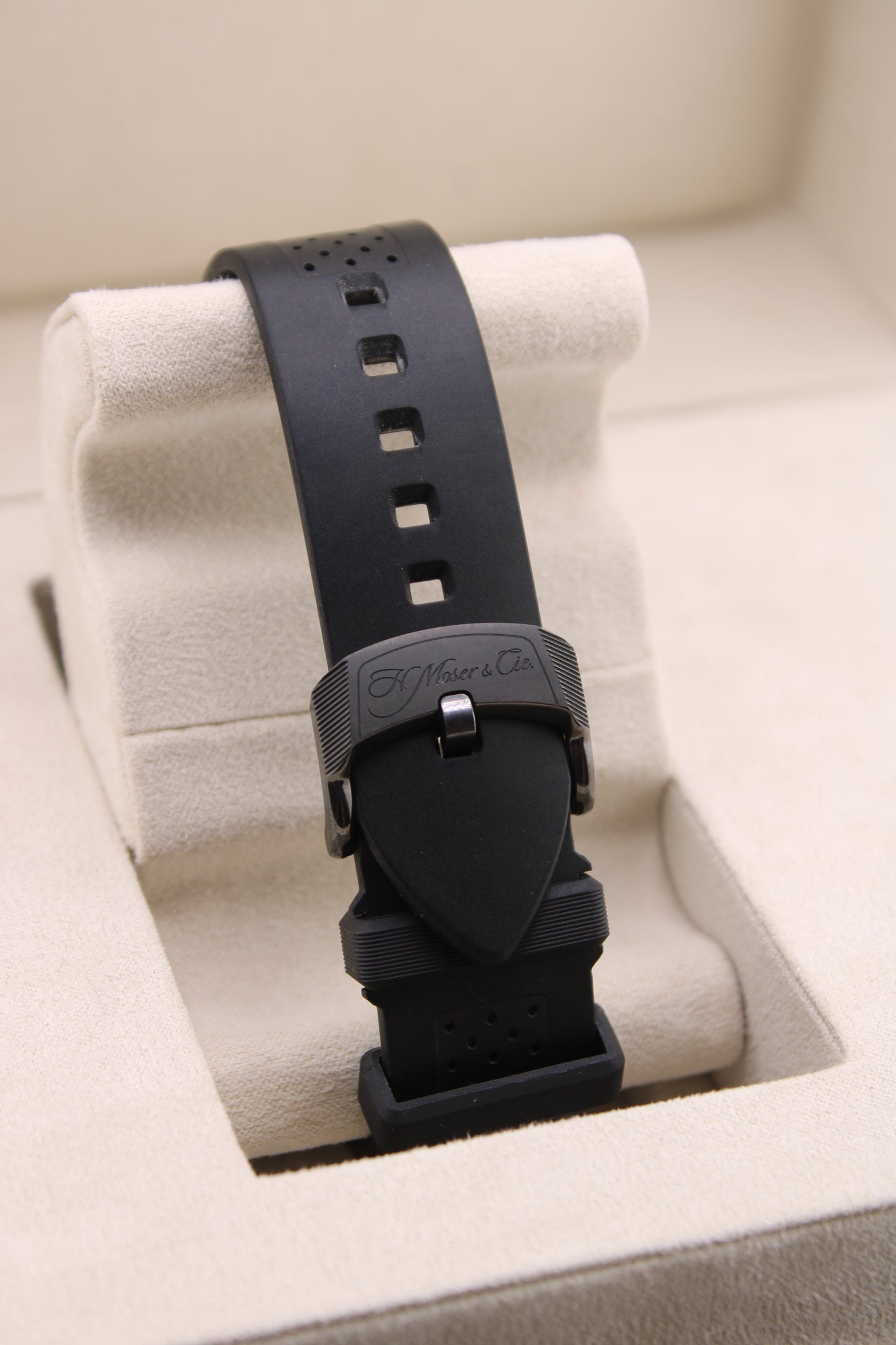 H. Moser & Cie Pioneer Centre Seconds Funky Blue Dial 3200-1205