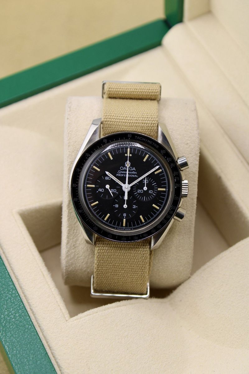 Omega Speedmaster Moonwatch Professional