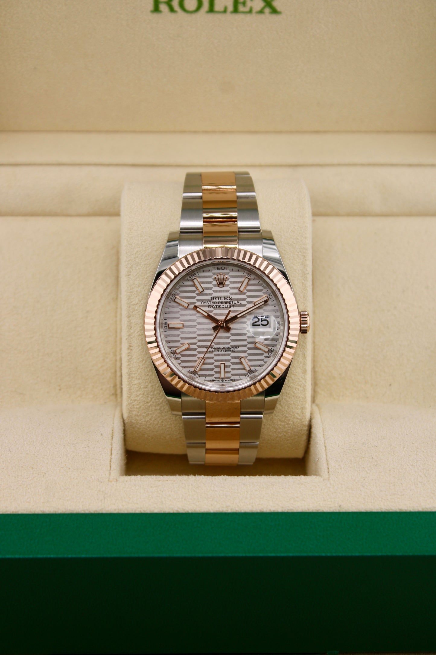 Rolex Datejust 41 126331 "Silver Motif"