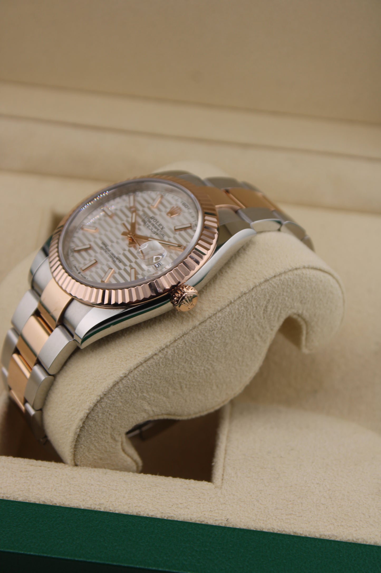 Rolex Datejust 41 126331 "Silver Motif"