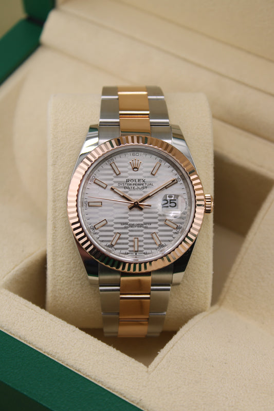 Rolex Datejust 41 126331 "Silver Motif"