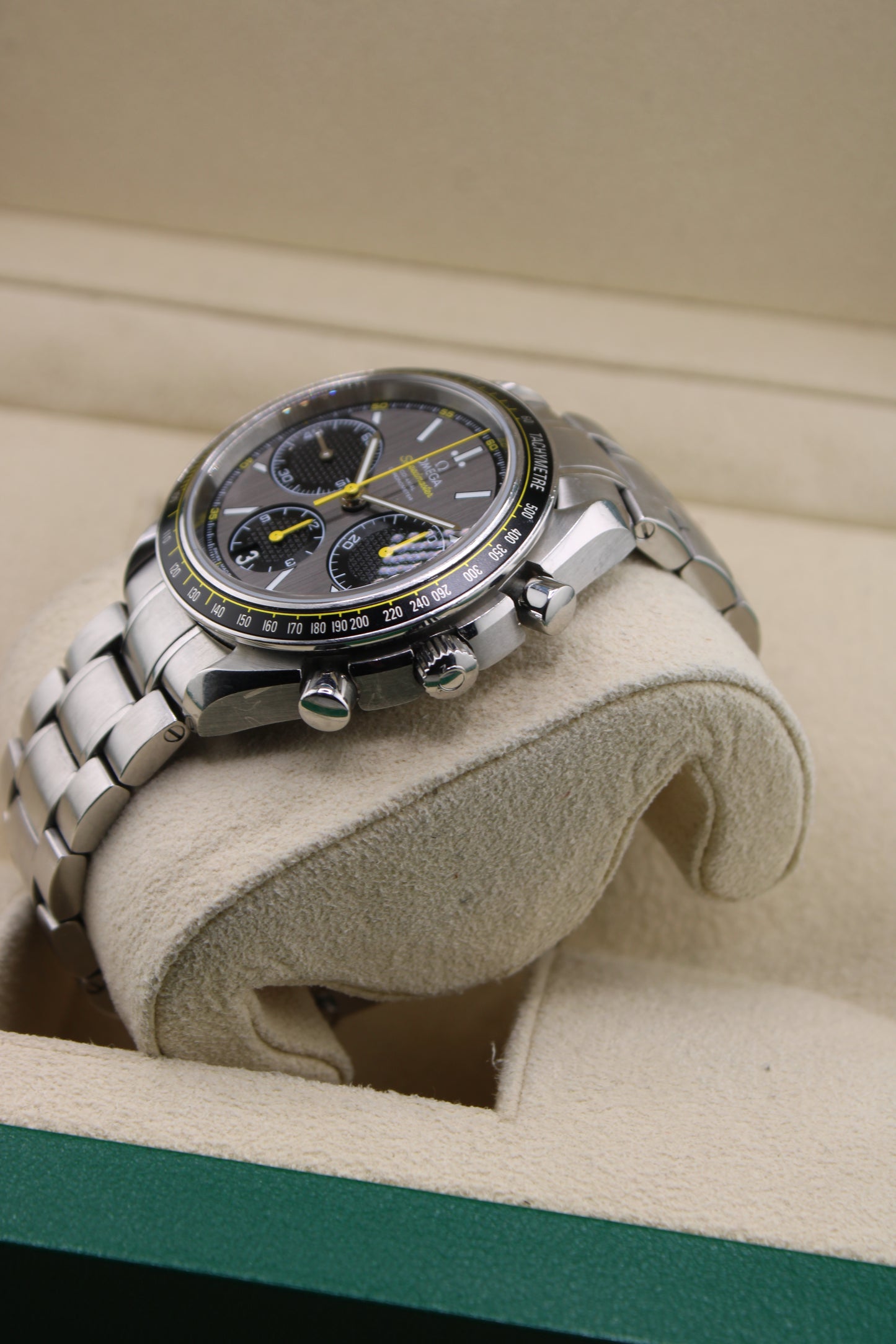 Omega Speedmaster Racing 326.30.40.50.06.001