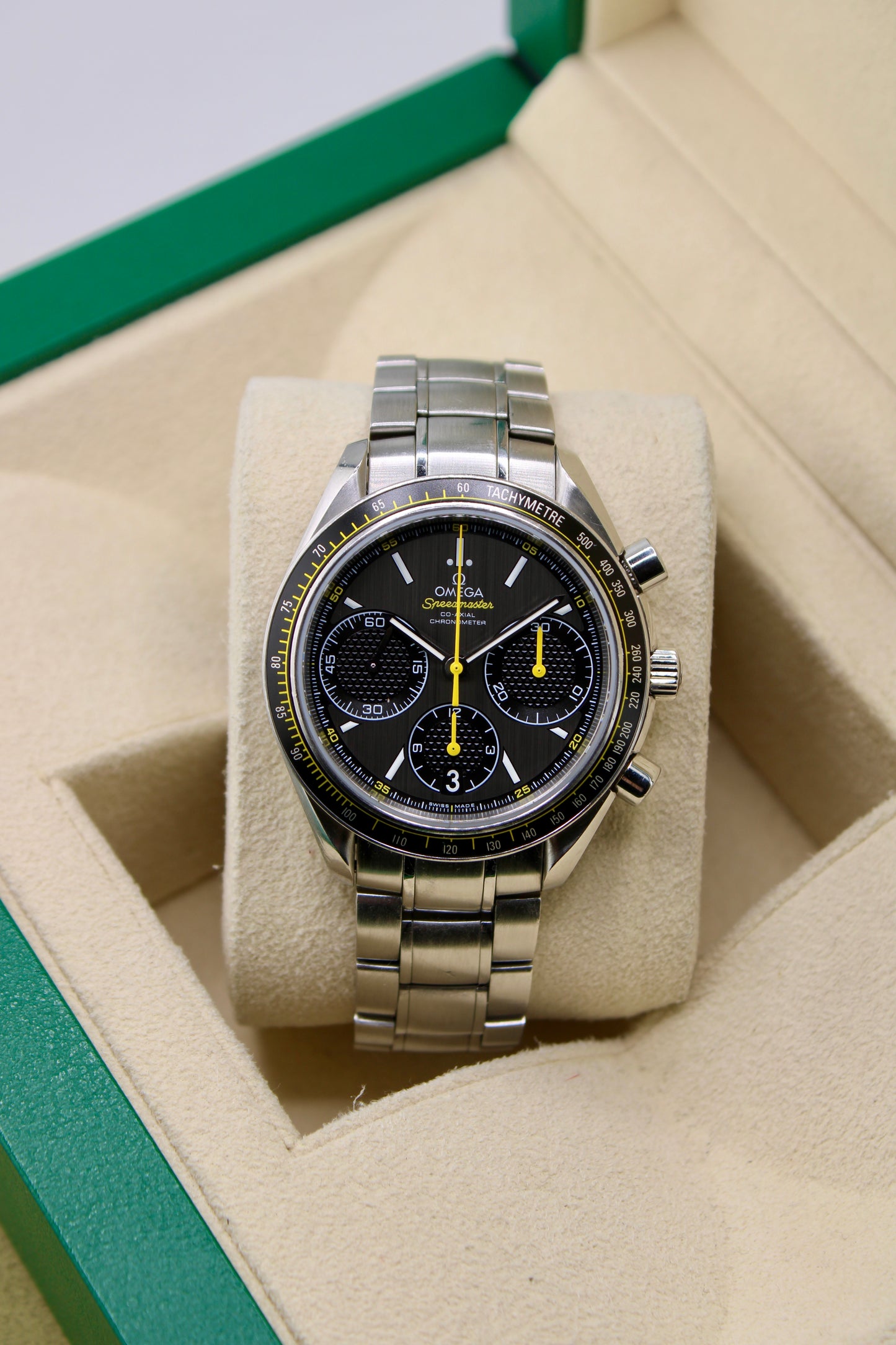 Omega Speedmaster Racing 326.30.40.50.06.001