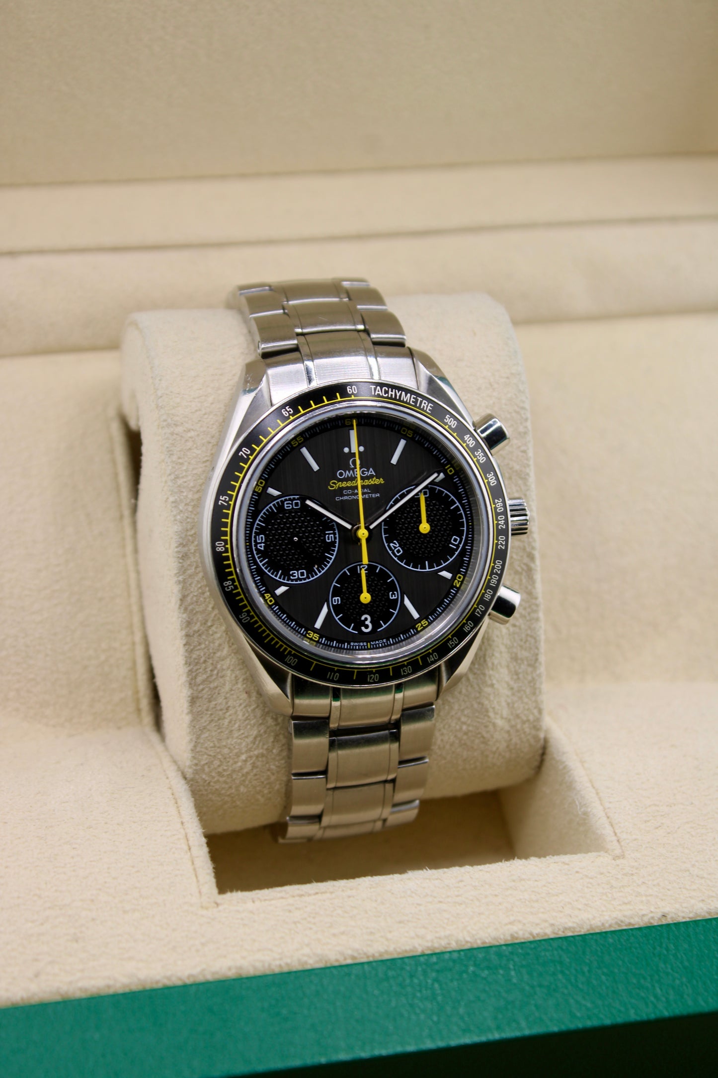 Omega Speedmaster Racing 326.30.40.50.06.001