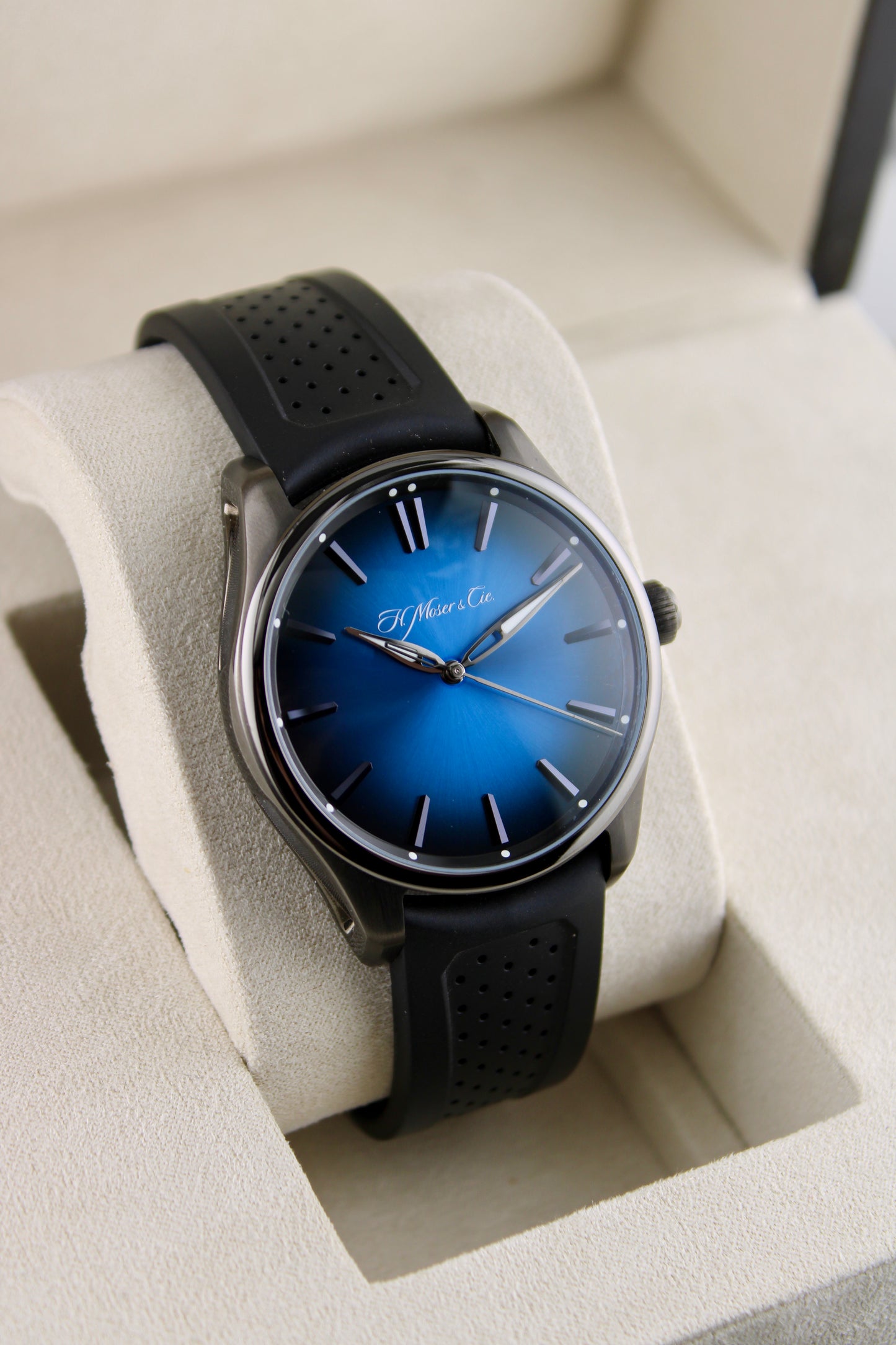 H. Moser & Cie Pioneer Centre Seconds Funky Blue Dial 3200-1205